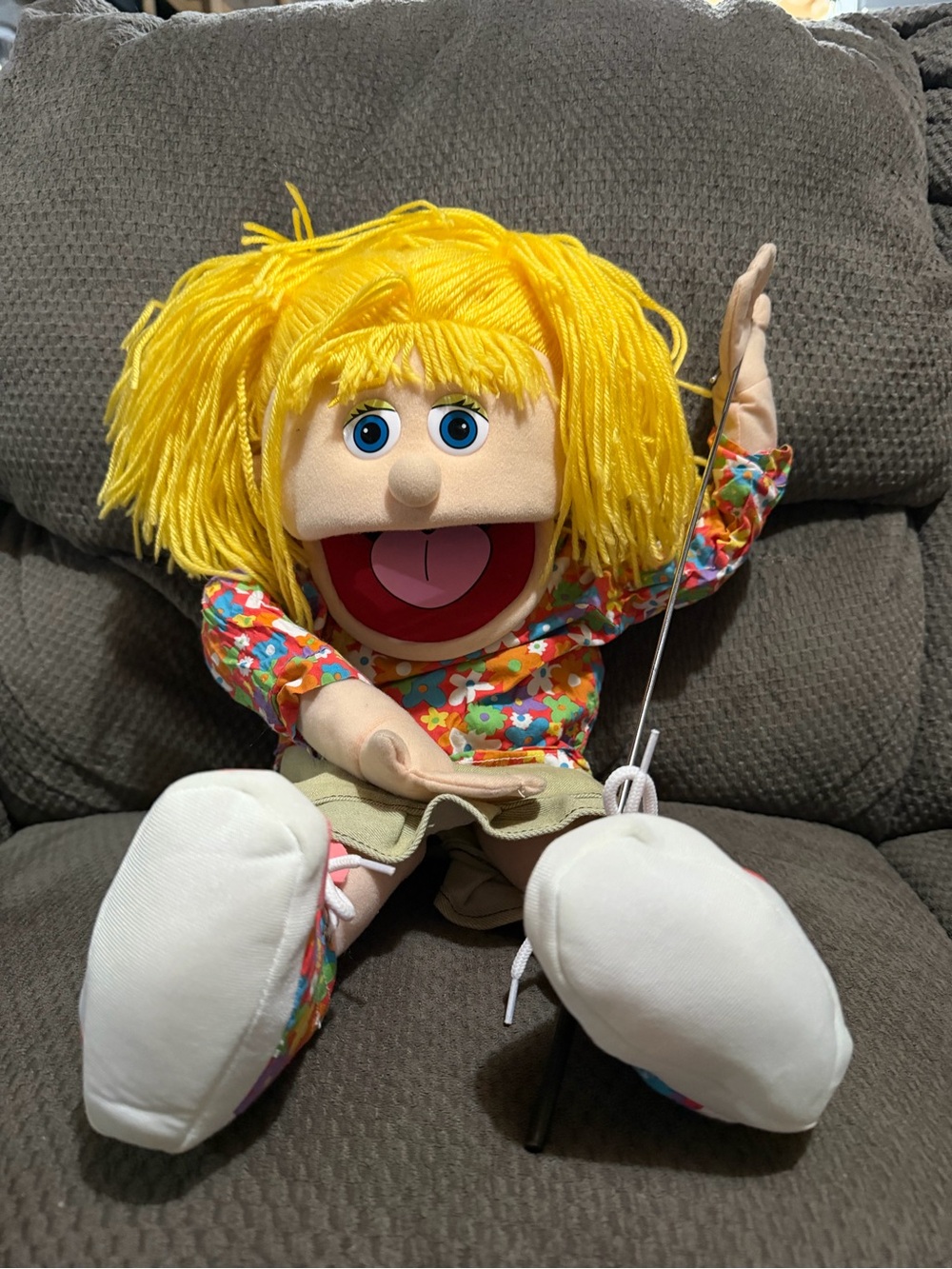 Silly Puppets Yellow-Haired Kids Puppet Plush Doll - Floral Shirt